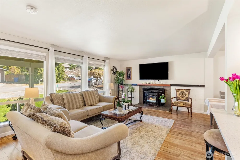 28915 229th Place SE Black Diamond, WA 98010