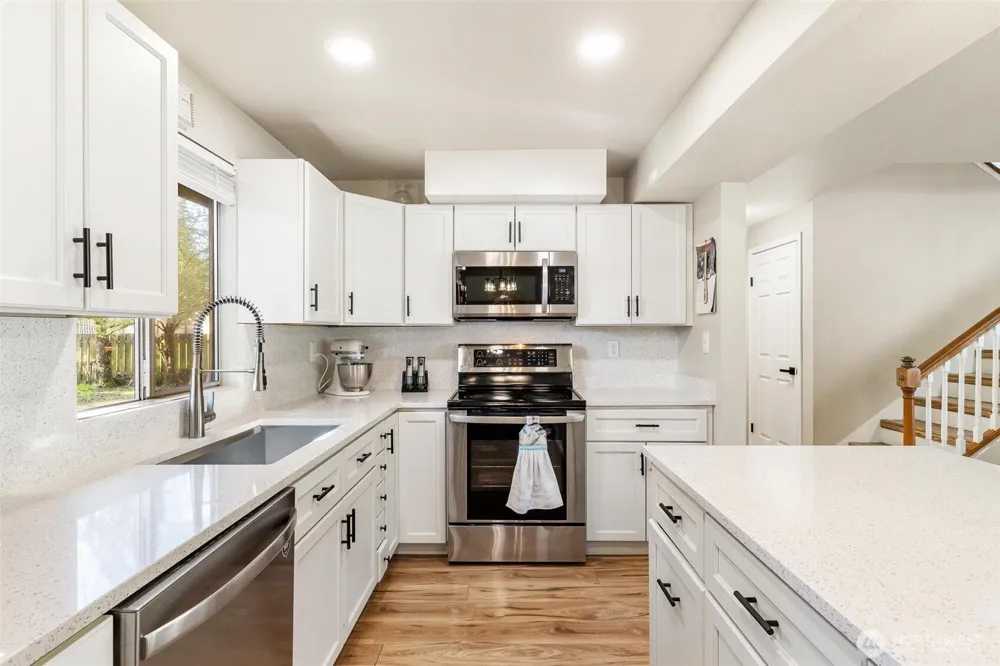 28915 229th Place SE Black Diamond, WA 98010
