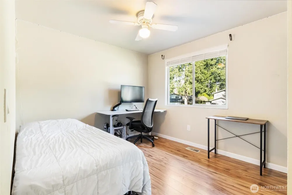 28915 229th Place SE Black Diamond, WA 98010