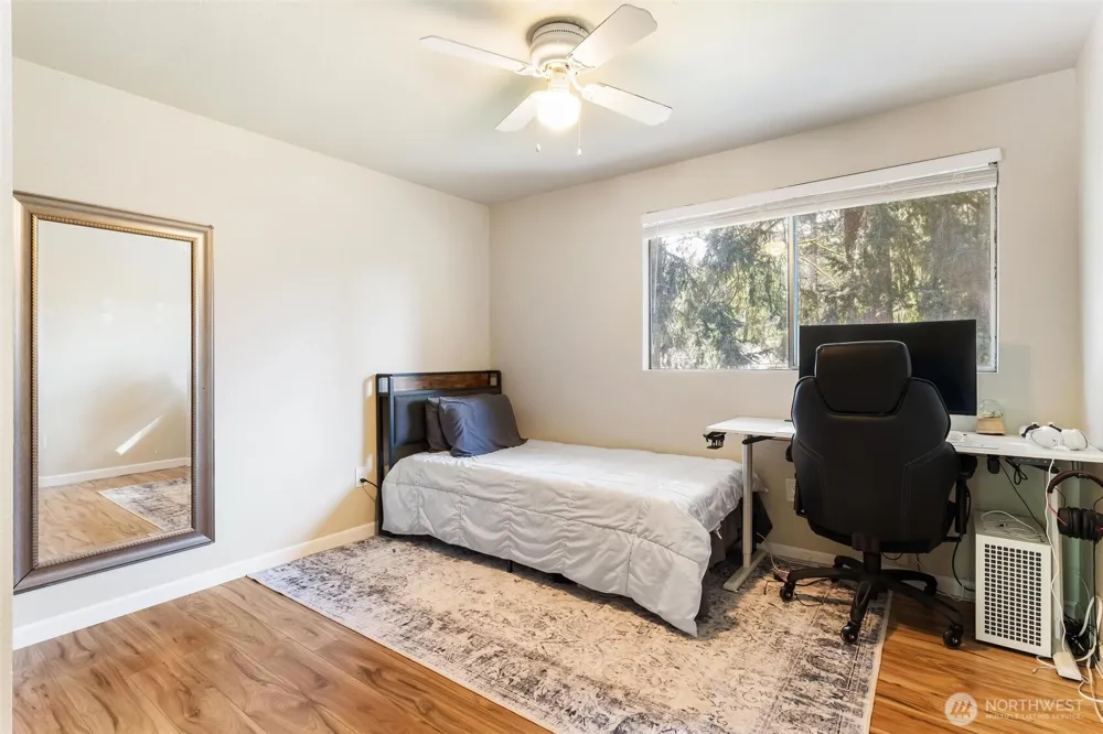 28915 229th Place SE Black Diamond, WA 98010