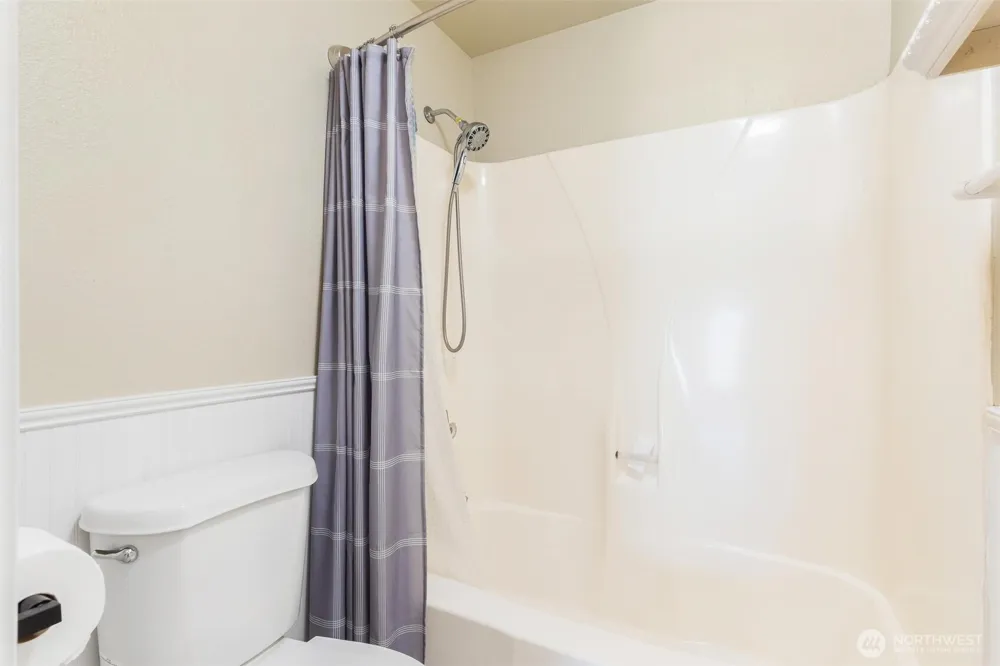 28915 229th Place SE Black Diamond, WA 98010