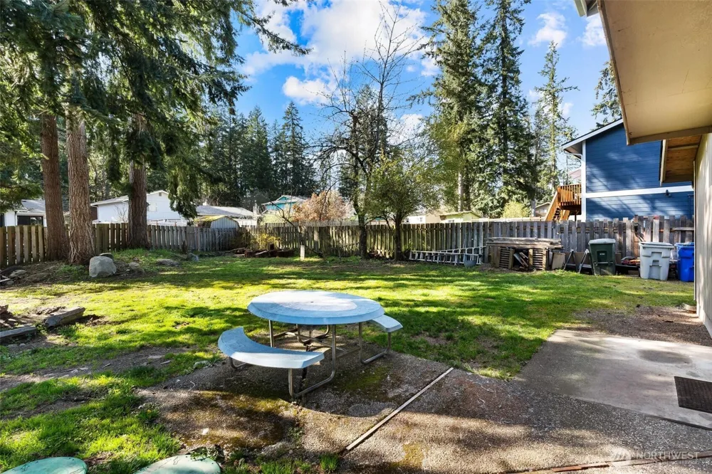 28915 229th Place SE Black Diamond, WA 98010
