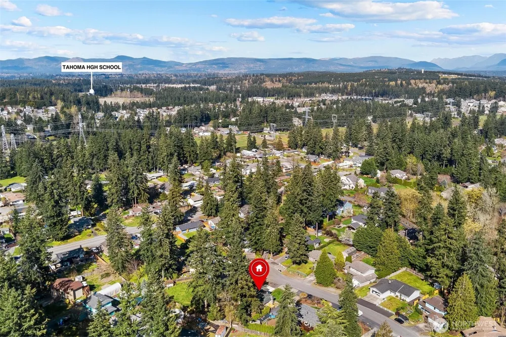 28915 229th Place SE Black Diamond, WA 98010
