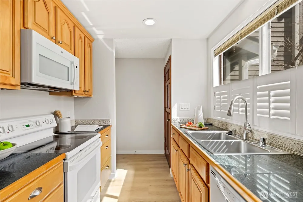 1230 101st Place NE #1230 Bellevue, WA 98004