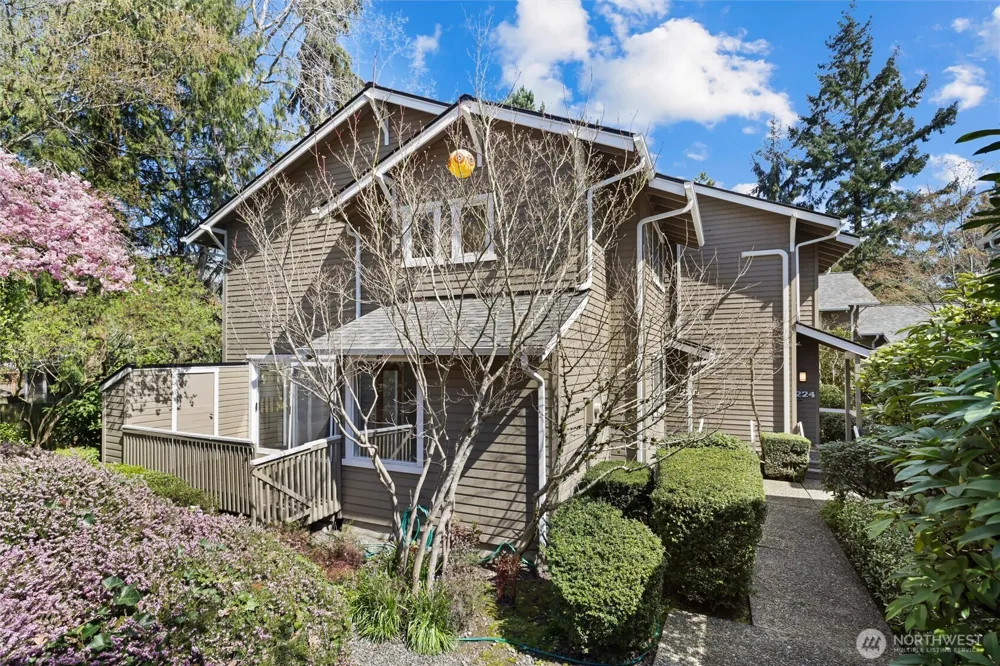 1230 101st Place NE #1230 Bellevue, WA 98004