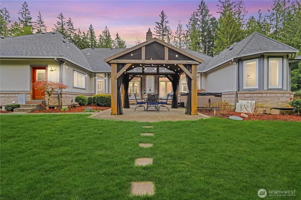 28726 SE 43rd Place Fall City, WA 98024