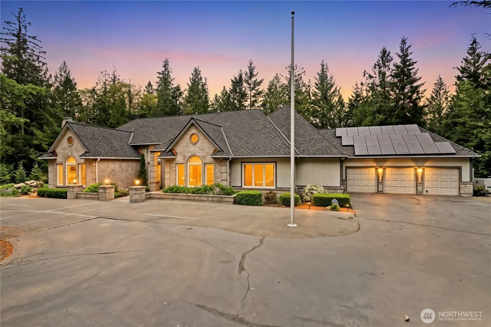 28726 SE 43rd Place Fall City, WA 98024