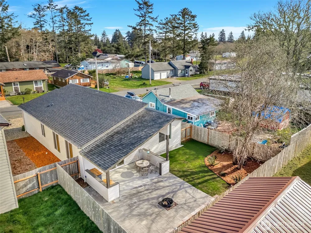 201 24th Street NE Long Beach, WA 98631