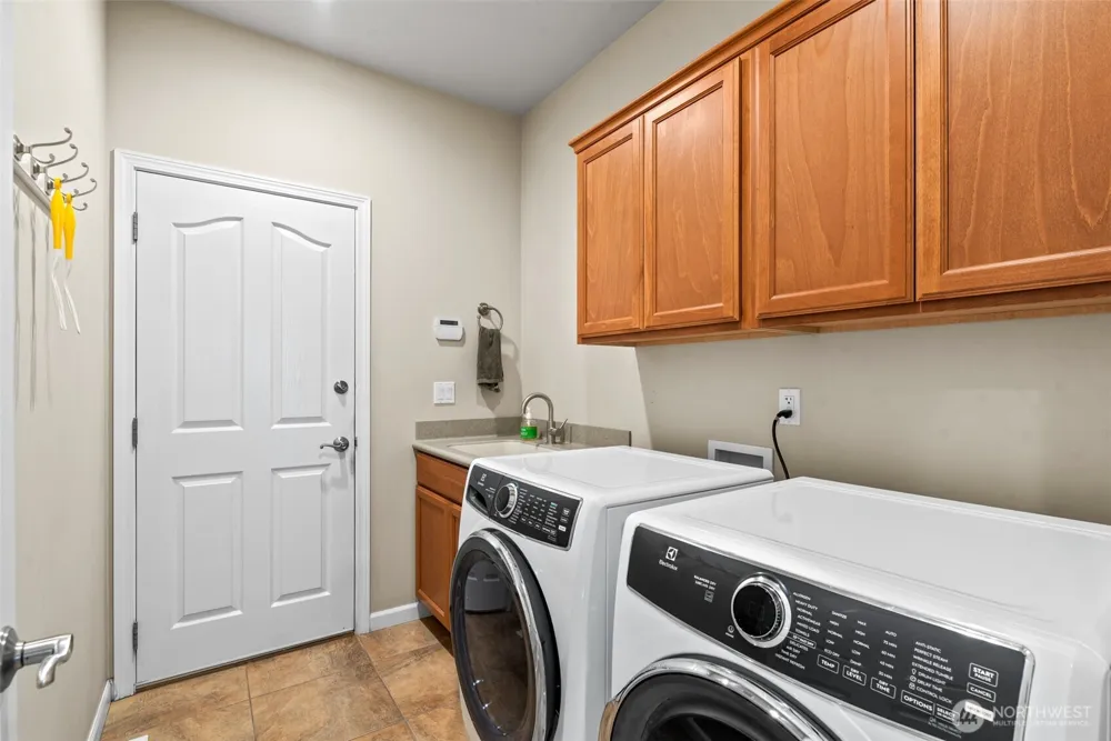 48 Luther Court Malaga, WA 98828