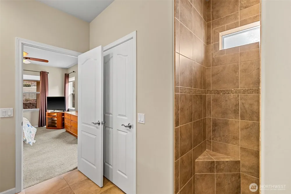 48 Luther Court Malaga, WA 98828