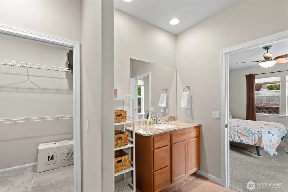 48 Luther Court Malaga, WA 98828