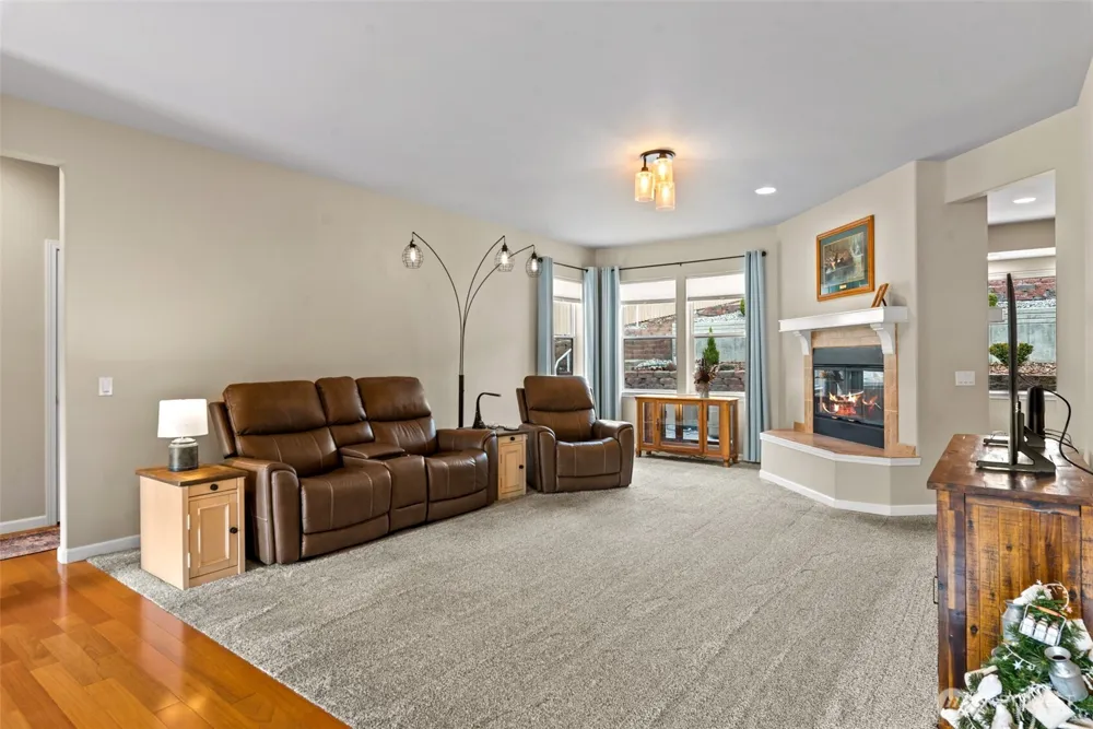 48 Luther Court Malaga, WA 98828