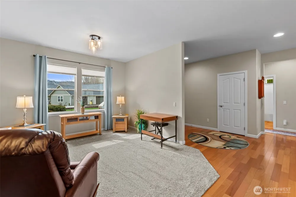 48 Luther Court Malaga, WA 98828