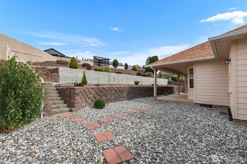 48 Luther Court Malaga, WA 98828
