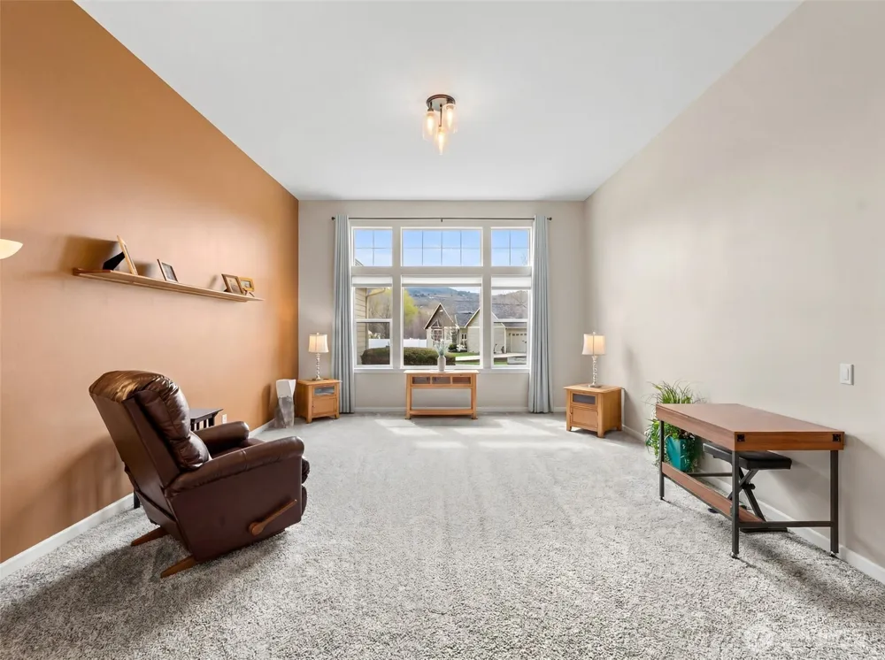 48 Luther Court Malaga, WA 98828