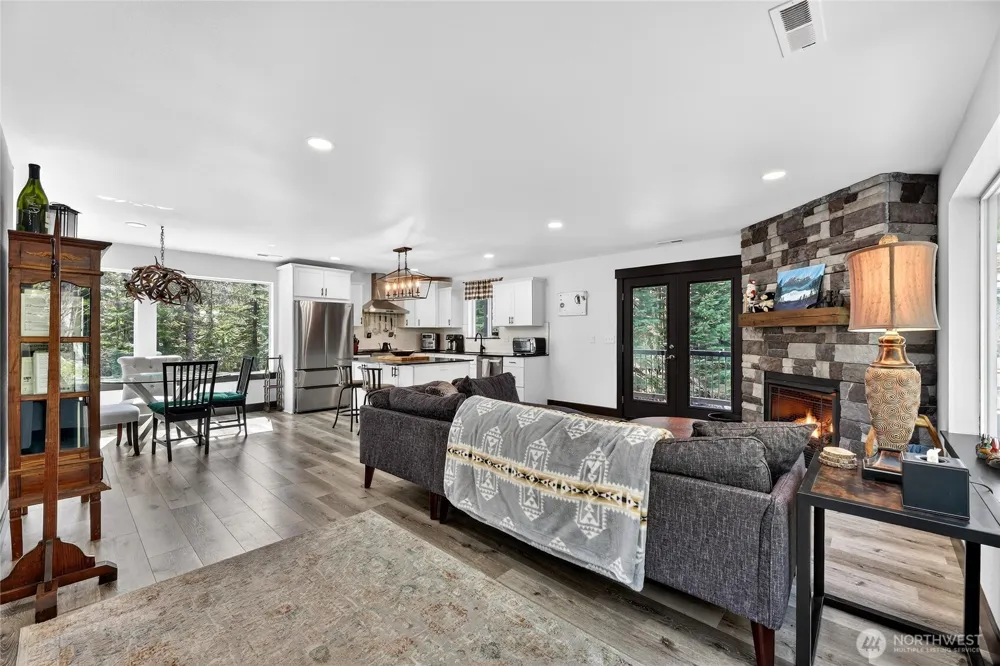 60 Snoqualmie Village Dr Snoqualmie Pass, WA 98068