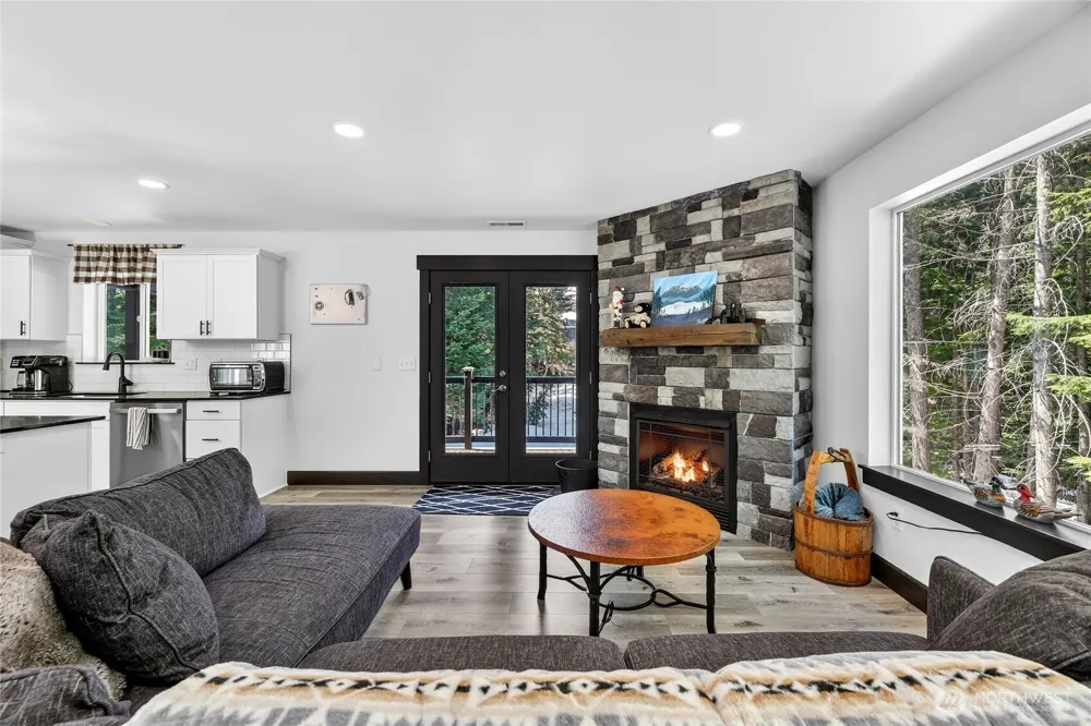 60 Snoqualmie Village Dr Snoqualmie Pass, WA 98068