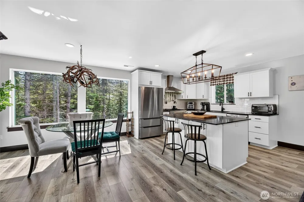 60 Snoqualmie Village Dr Snoqualmie Pass, WA 98068