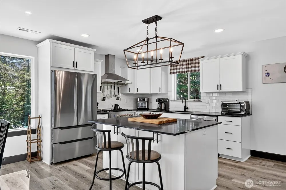 60 Snoqualmie Village Dr Snoqualmie Pass, WA 98068