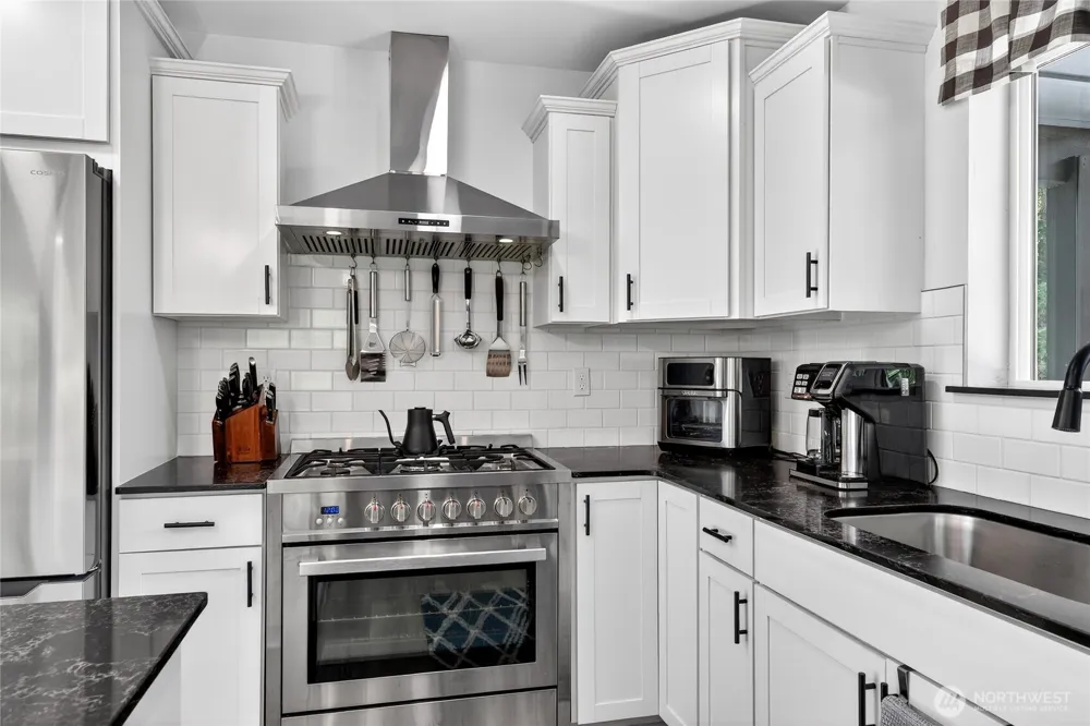 60 Snoqualmie Village Dr Snoqualmie Pass, WA 98068
