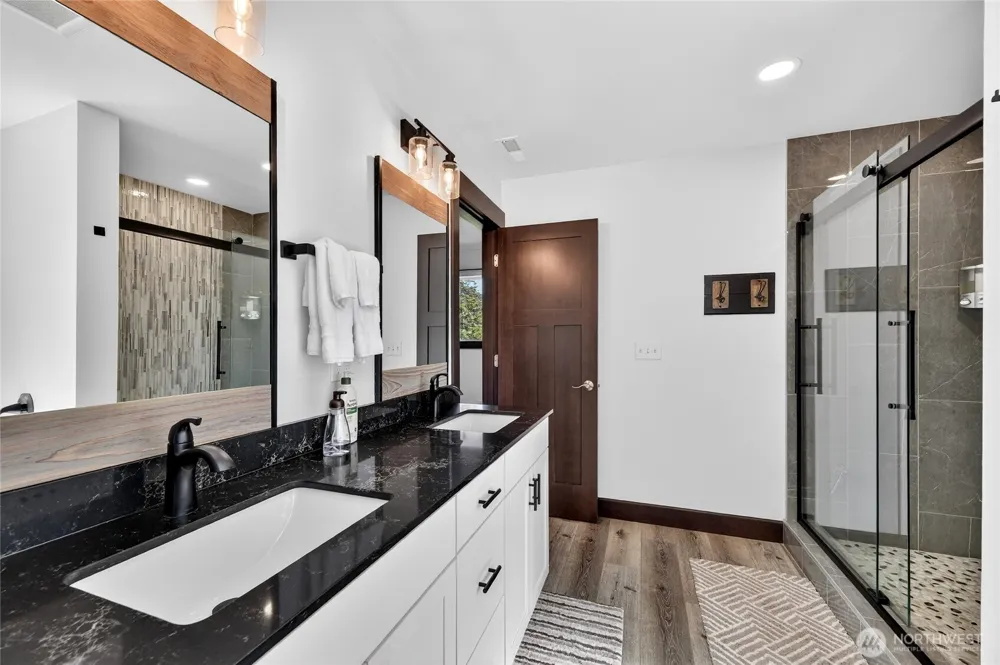 60 Snoqualmie Village Dr Snoqualmie Pass, WA 98068