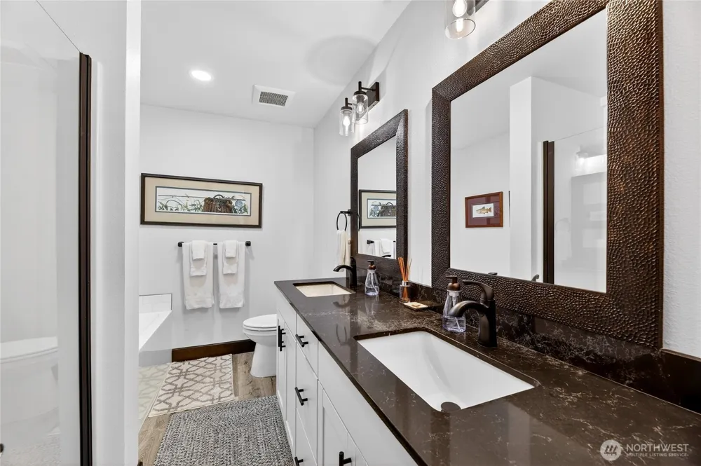 60 Snoqualmie Village Dr Snoqualmie Pass, WA 98068