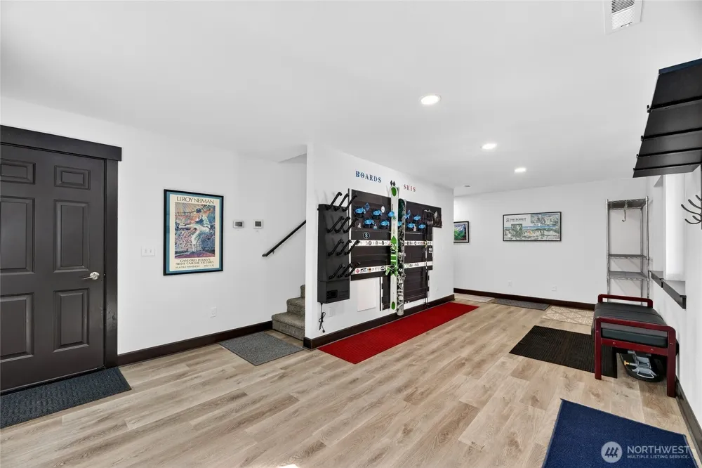 60 Snoqualmie Village Dr Snoqualmie Pass, WA 98068