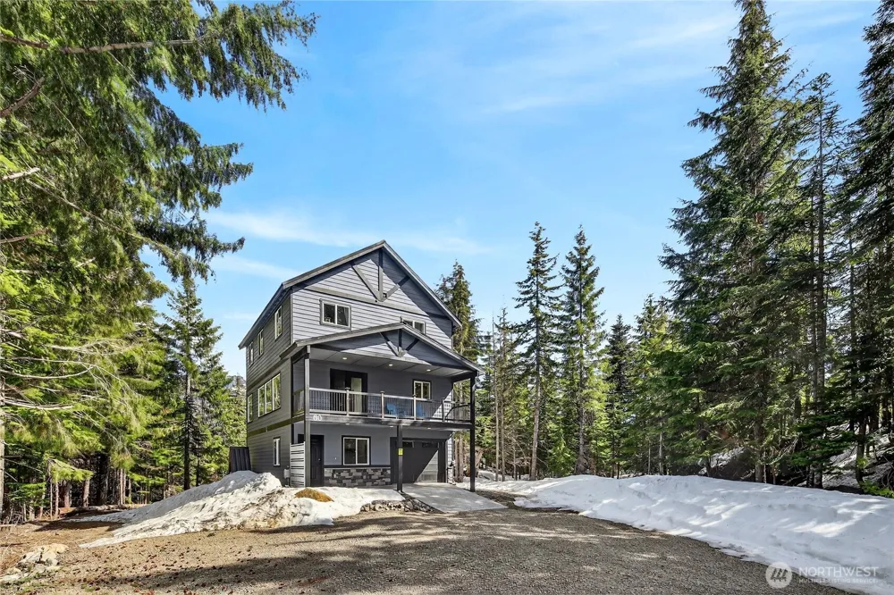 60 Snoqualmie Village Dr Snoqualmie Pass, WA 98068