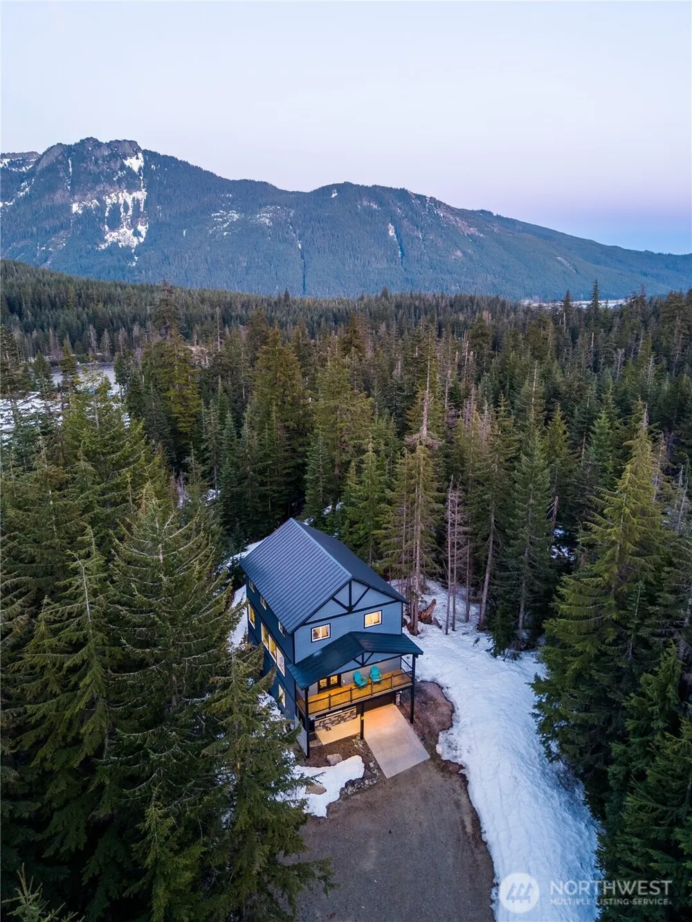 60 Snoqualmie Village Dr Snoqualmie Pass, WA 98068