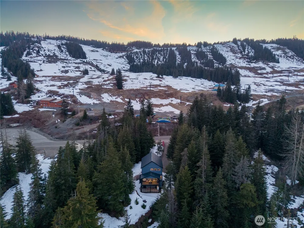 60 Snoqualmie Village Dr Snoqualmie Pass, WA 98068