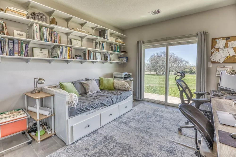 6510 Ganske Road Burton, TX 77835