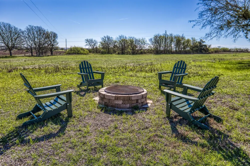 6510 Ganske Road Burton, TX 77835