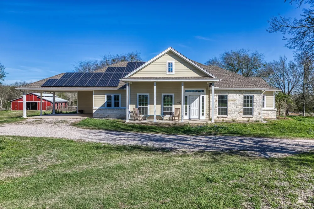 6510 Ganske Road Burton, TX 77835