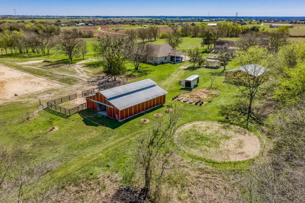 6510 Ganske Road Burton, TX 77835