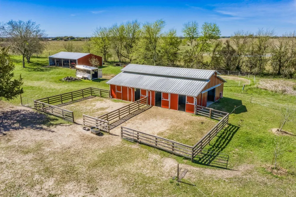 6510 Ganske Road Burton, TX 77835