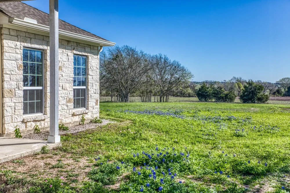 6510 Ganske Road Burton, TX 77835