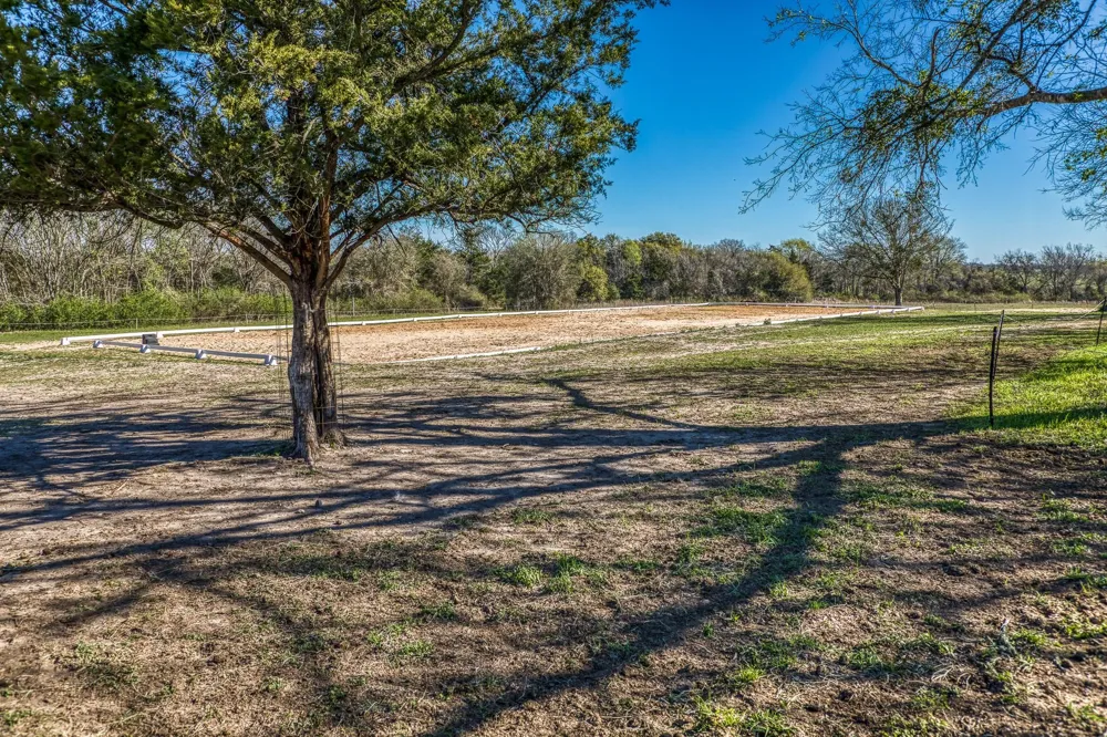 6510 Ganske Road Burton, TX 77835