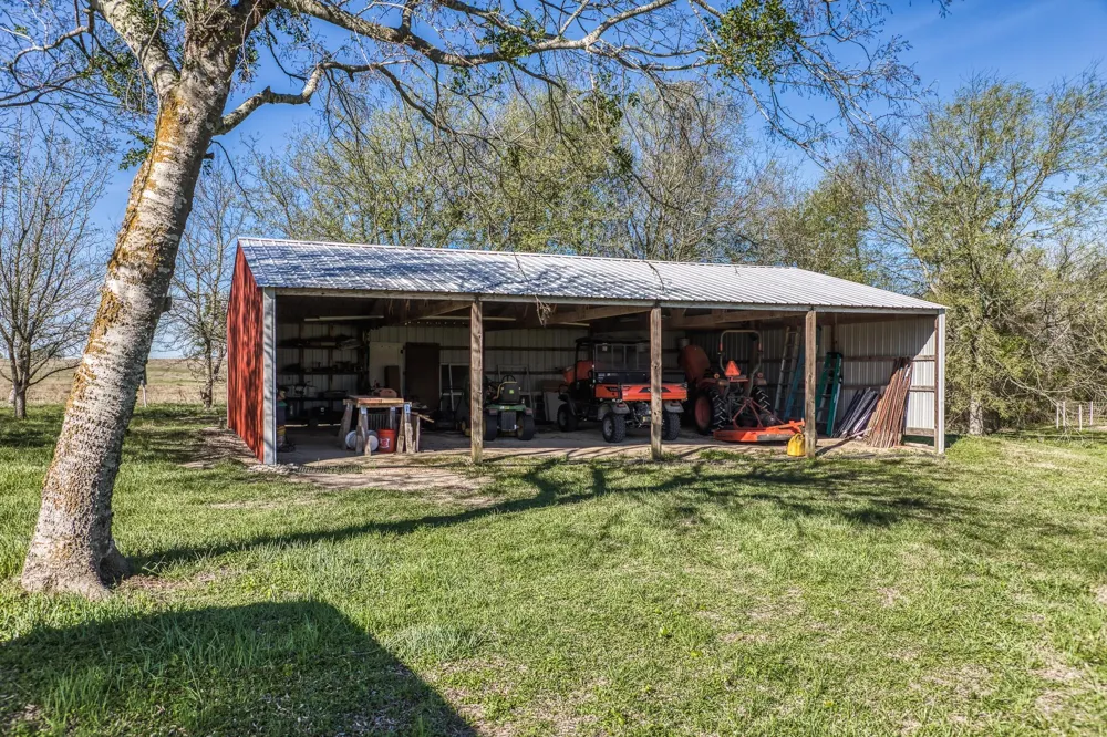 6510 Ganske Road Burton, TX 77835