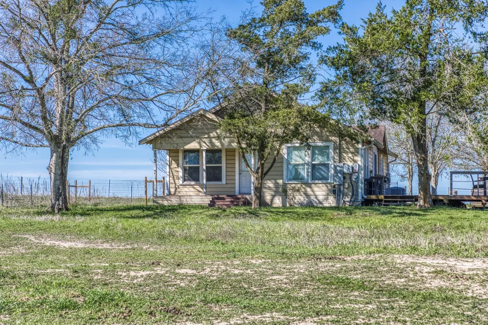 6510 Ganske Road Burton, TX 77835