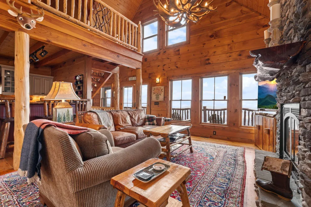 635 Acorn Nvno Zionville, NC 28698
