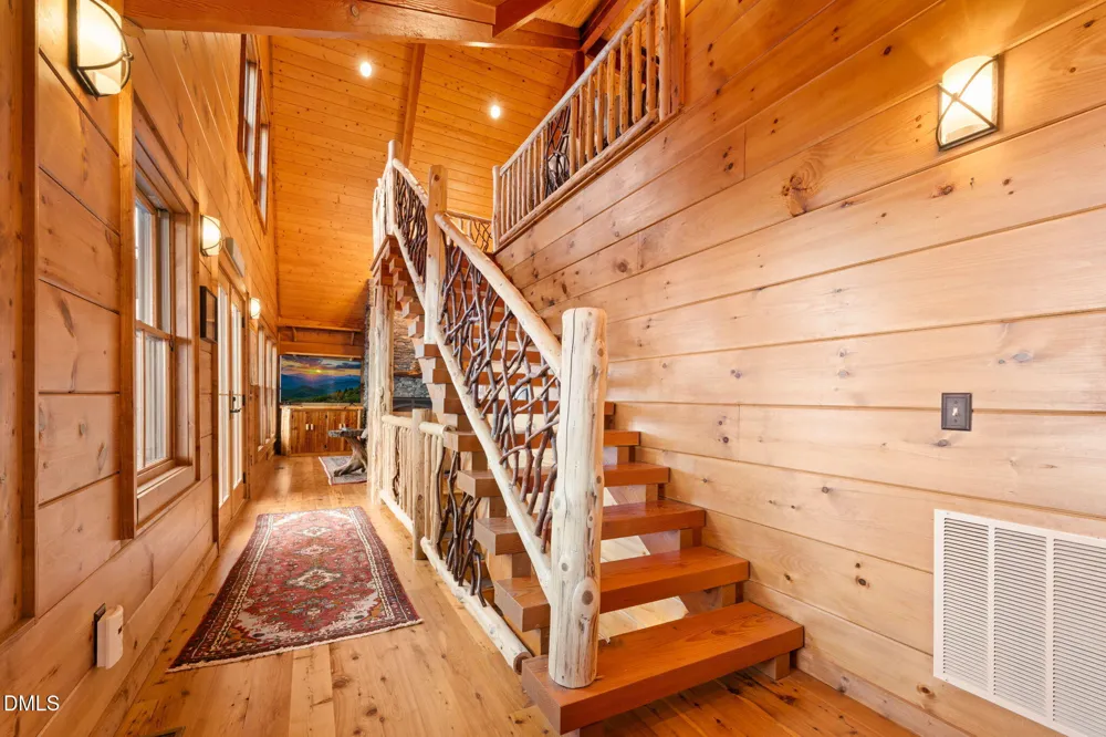 635 Acorn Nvno Zionville, NC 28698