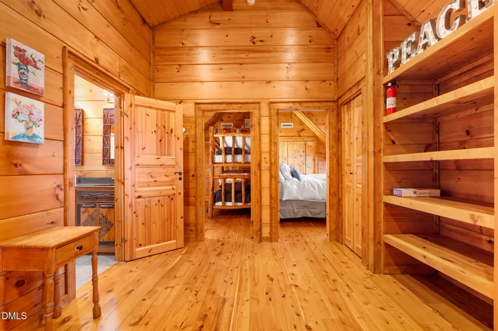 635 Acorn Nvno Zionville, NC 28698