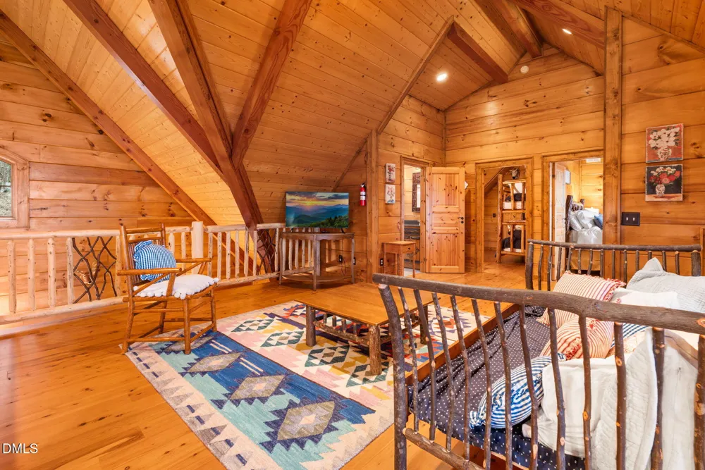 635 Acorn Nvno Zionville, NC 28698