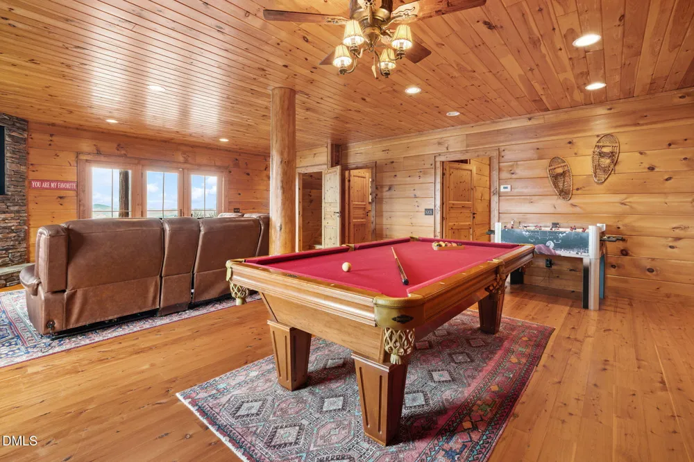 635 Acorn Nvno Zionville, NC 28698