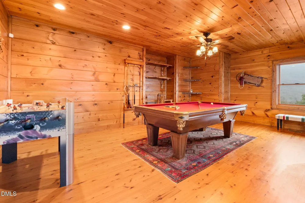 635 Acorn Nvno Zionville, NC 28698