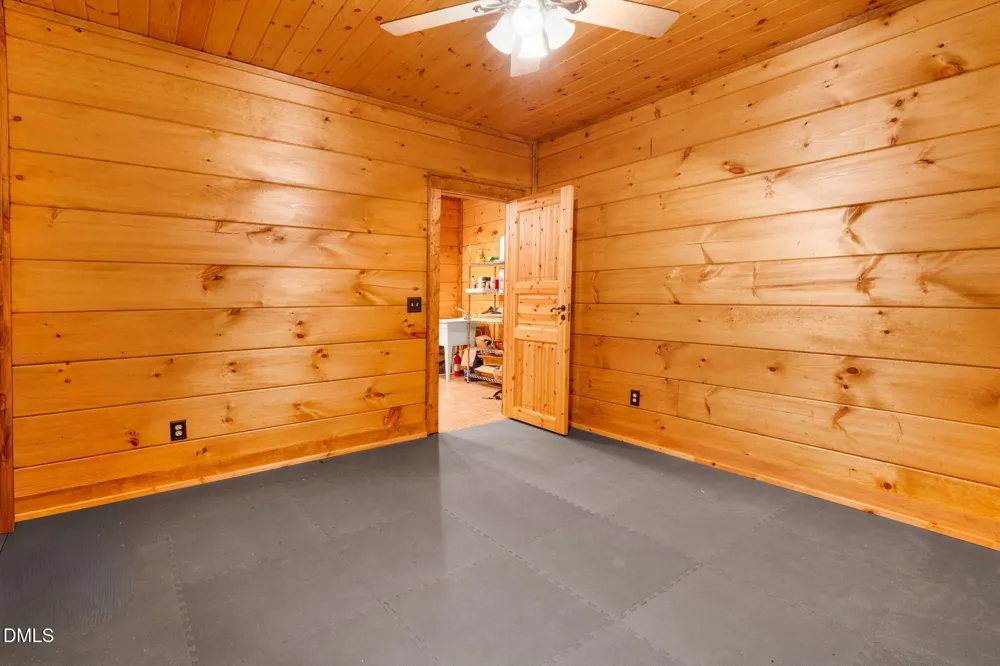 635 Acorn Nvno Zionville, NC 28698