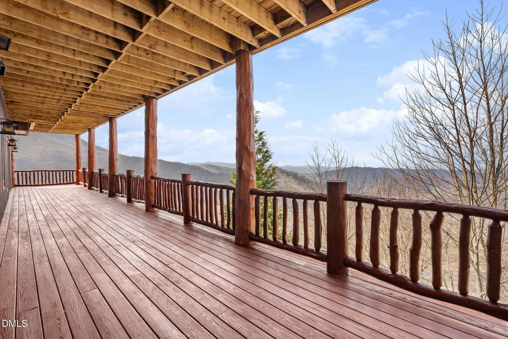 635 Acorn Nvno Zionville, NC 28698