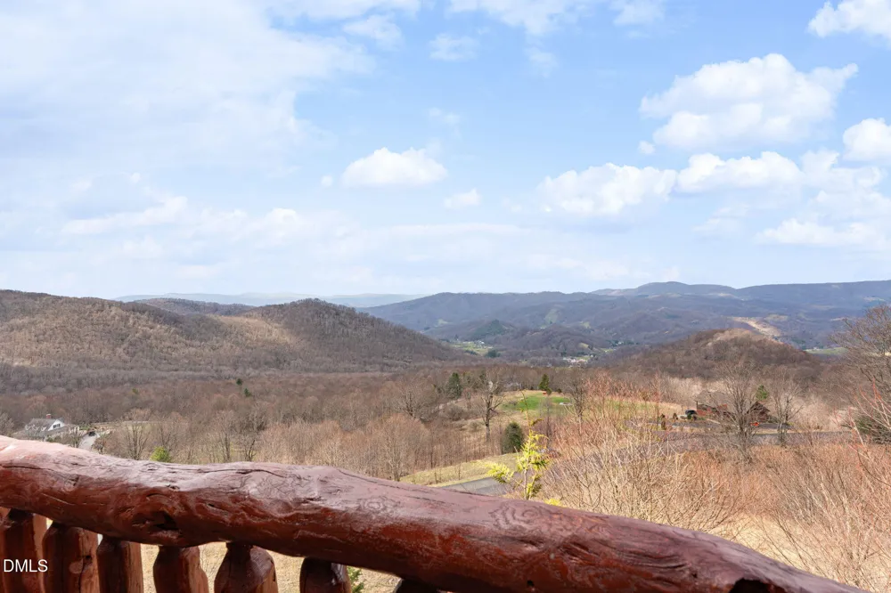 635 Acorn Nvno Zionville, NC 28698