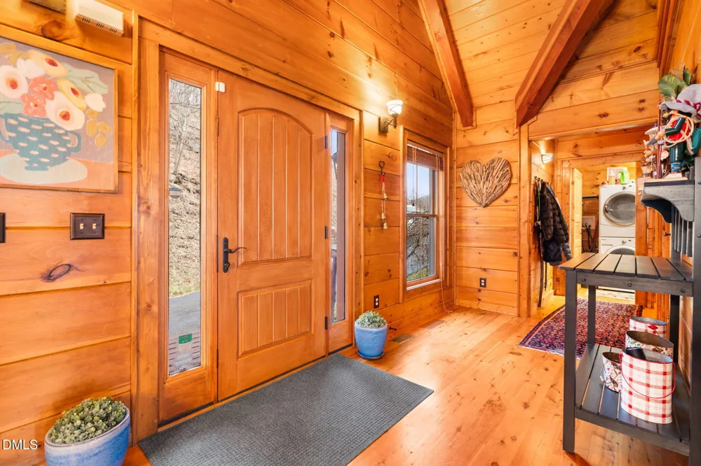 635 Acorn Nvno Zionville, NC 28698