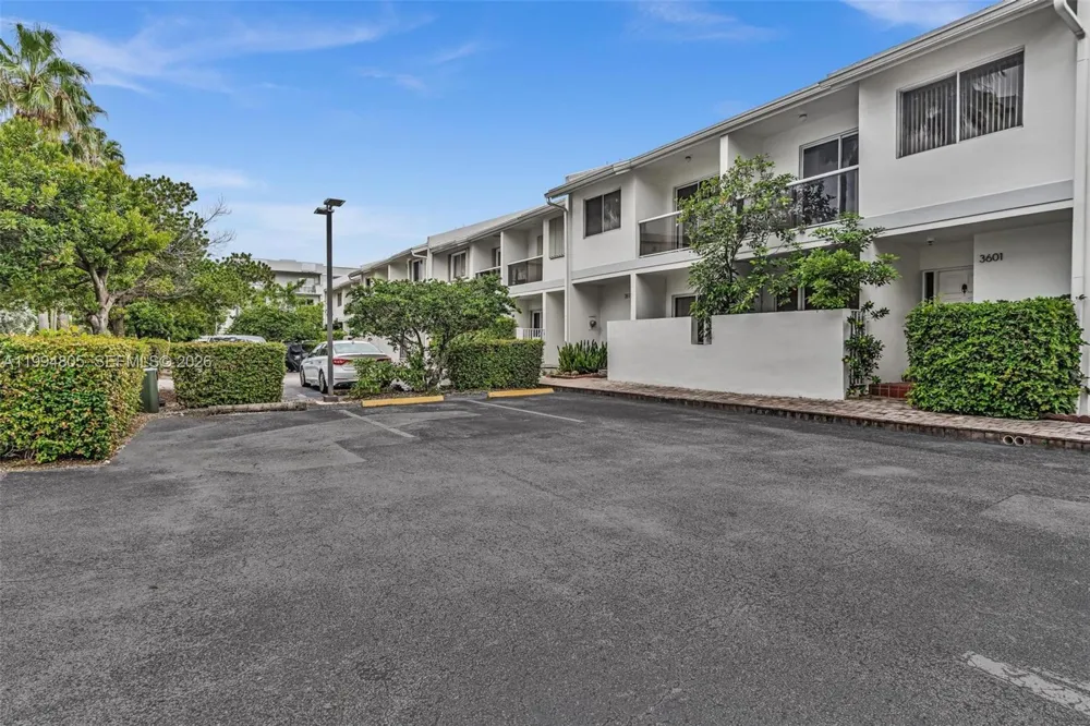 3601 NE 168th St #108 North Miami Beach, FL 33160